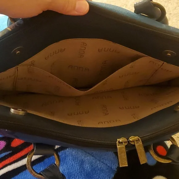 Anna by Anuschka Crossbody/Shoulder bag - Picture 4 of 9